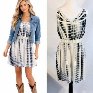 Miss Me Tie Dye Spaghetti Strap Sun Dress Crochet Trim Tassel Tie Boho Sz L💚